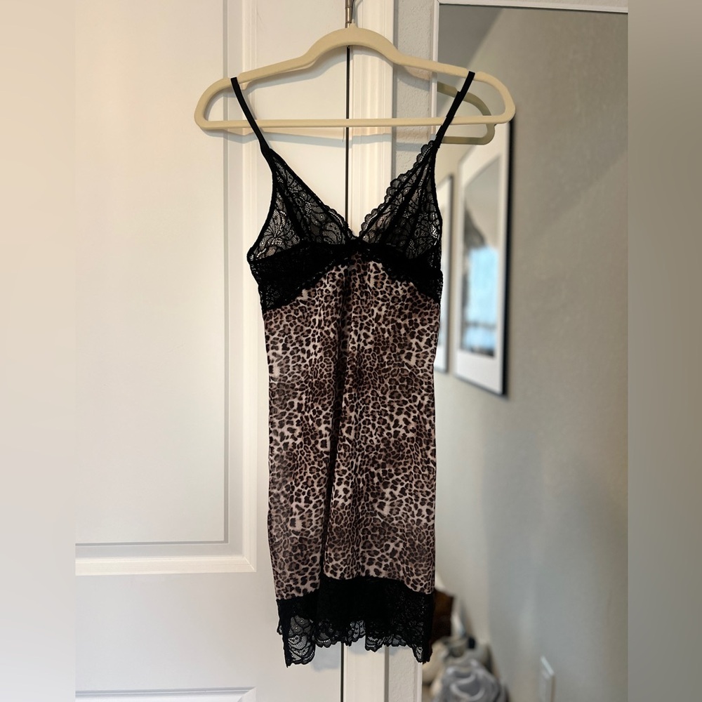 ASOS design cami slip dress in leopard print - Picture 5 of 8